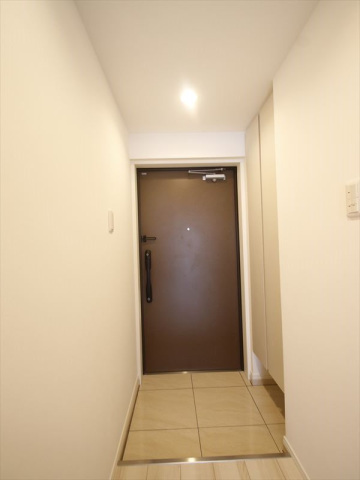 玄関　玄関　シューズボックス完備