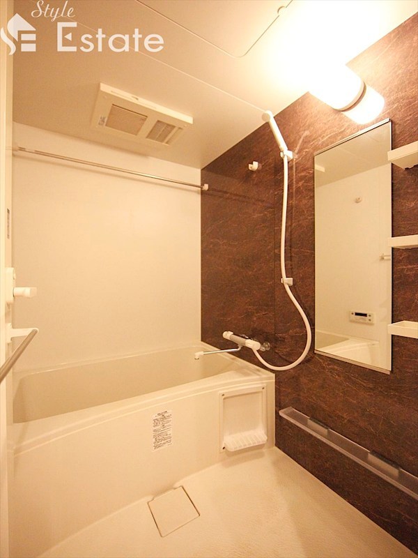 バス・シャワールーム　バスルーム