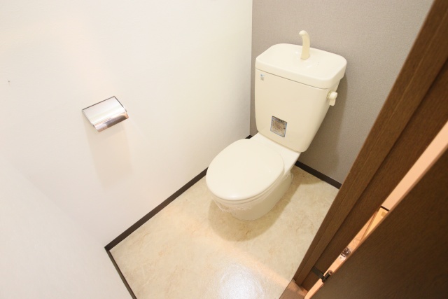 トイレ　別室の参考写真です。※現況優先