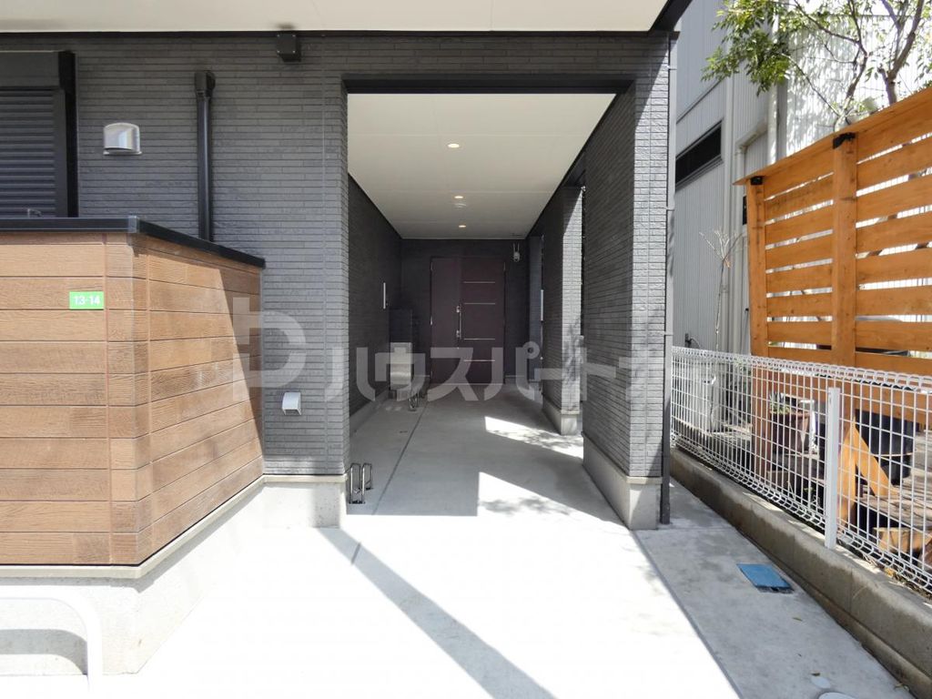 エントランス　駐車場