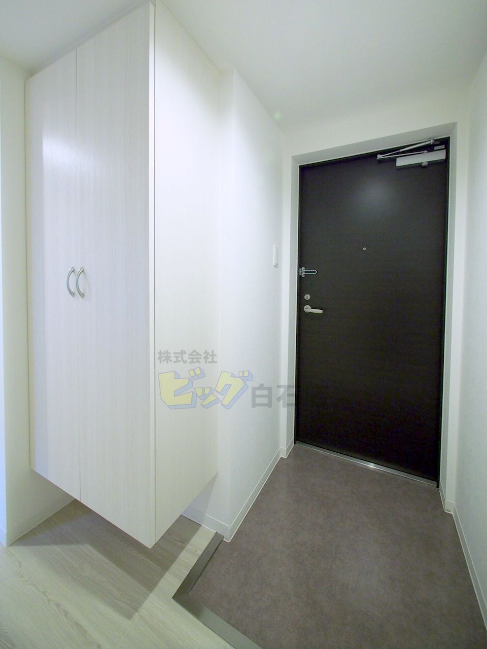 玄関　広々とした玄関です♪