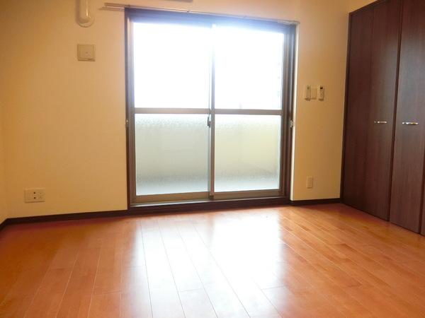 その他部屋・スペース　明るい洋室！