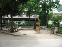 公園　上春日野公園（公園）まで327m