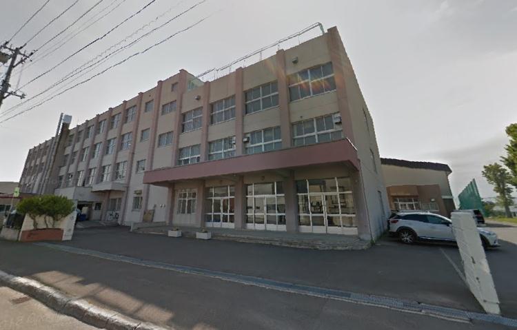 中学校　篠路中学校（中学校）まで1101m