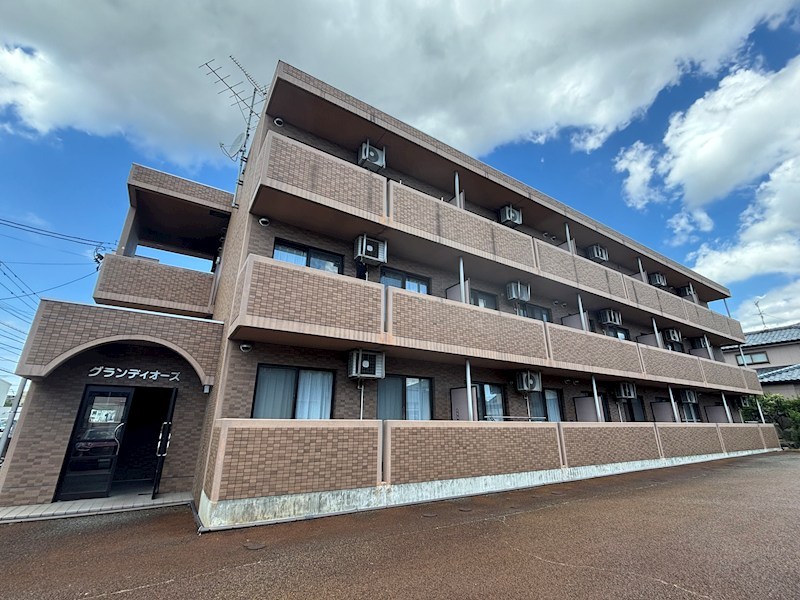 建物外観　オートロック付き☆
