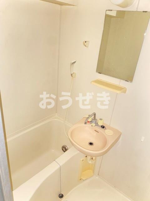 バス・シャワールーム　?