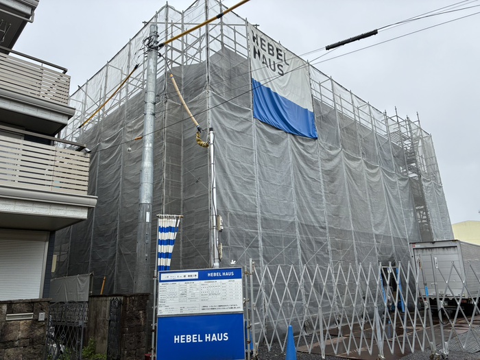 建物外観　建築中