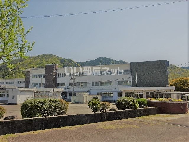 小学校　多治見市立笠原小学校（小学校）まで2797m