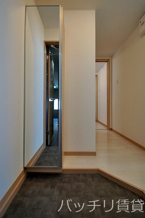 玄関　写真は同タイプの別室参考写真になります。