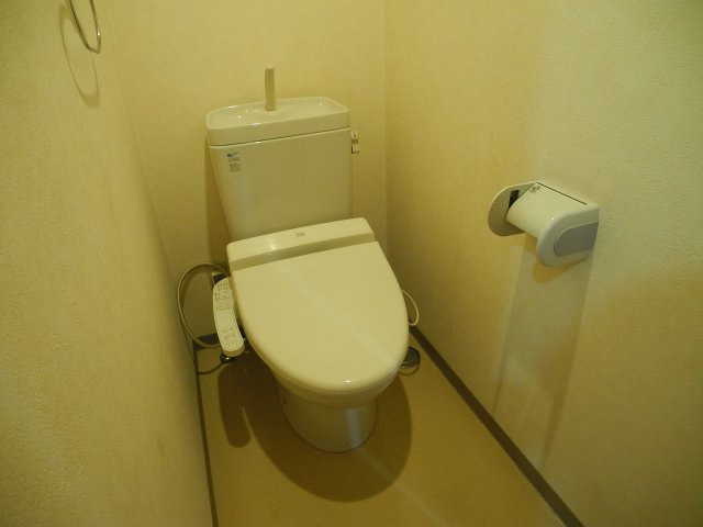 トイレ　※室内画像は別号室のもの