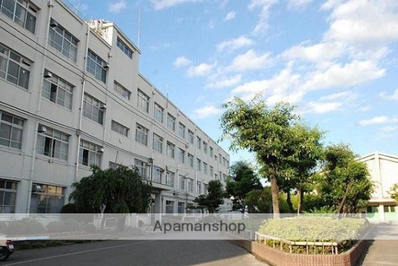 小学校　伊勢原市立桜台小学校（小学校）まで730m