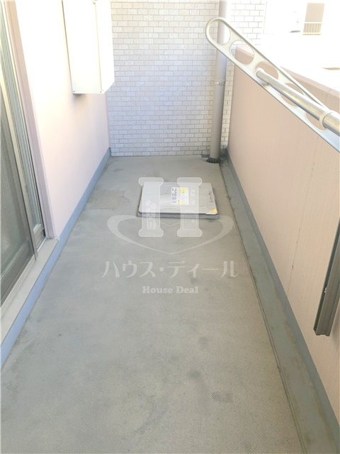バルコニー　バルコニーからの眺めを楽しみながら食事をしませんか