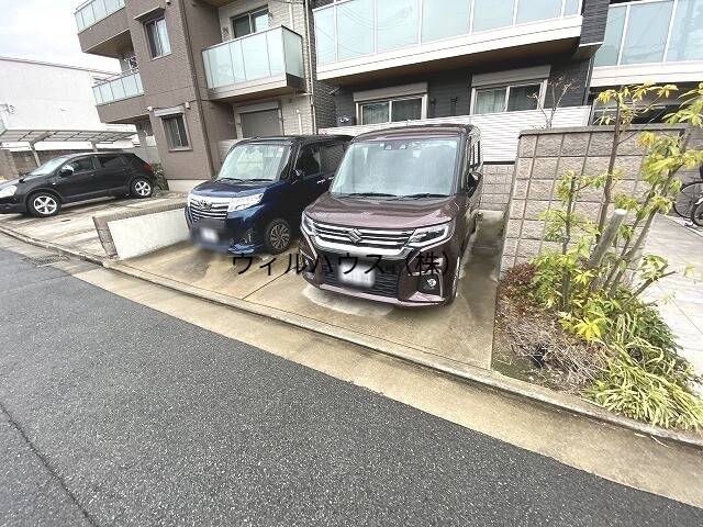 駐車場　敷地内駐車場！
