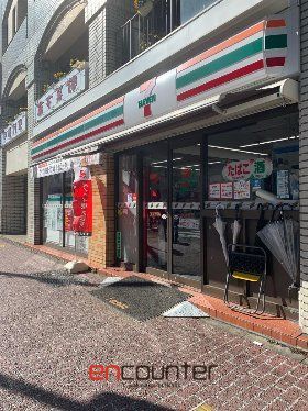 コンビニ　セブンイレブン南麻布1丁目店（コンビニ）まで1m
