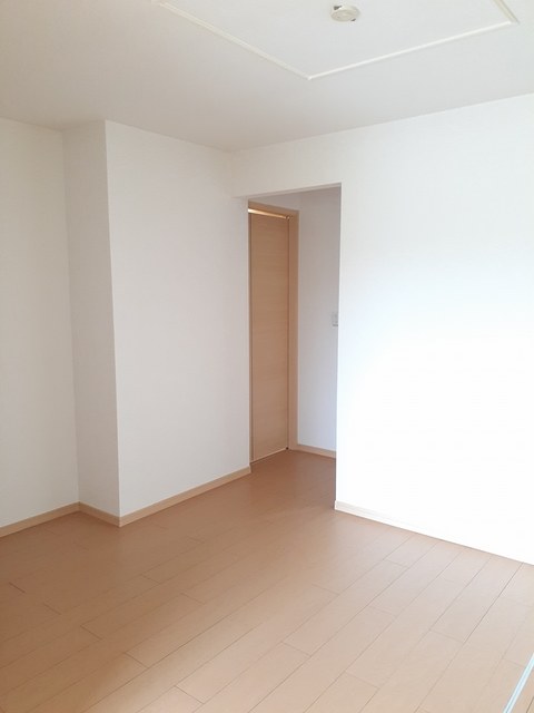 居室・リビング　７．６帖の広めＤＫ！