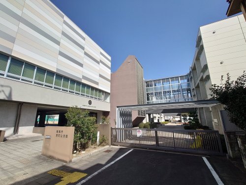中学校　岐阜中央中学校（中学校）まで898m