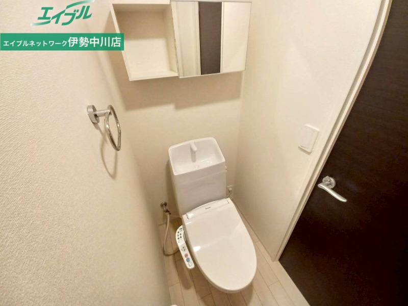 トイレ　反転タイプ参考写真