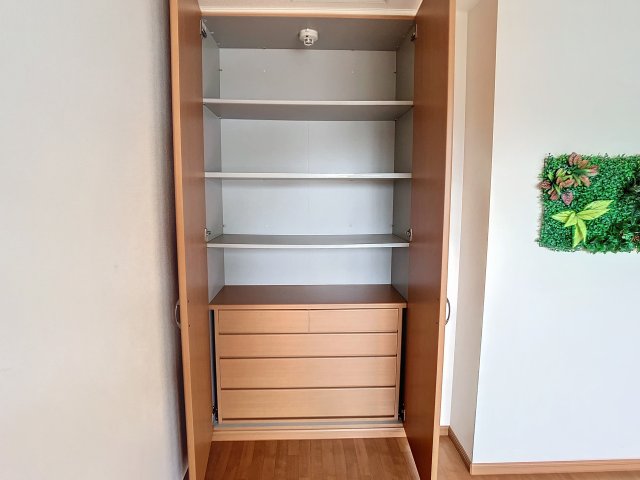 収納　掲載写真は同型モデルを掲載しており実際のお部屋と仕様等が異な