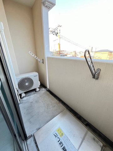 バルコニー　同物件、別号室の写真です。