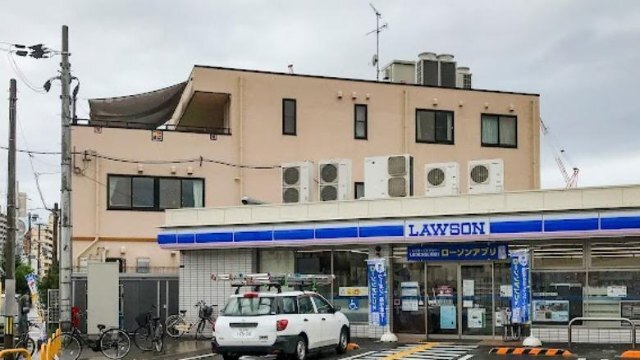 コンビニ　ローソン阪急崇禅寺駅前店（コンビニ）まで70m