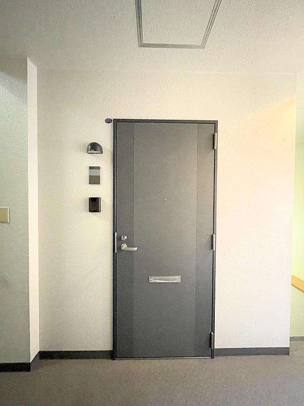 玄関　玄関外側