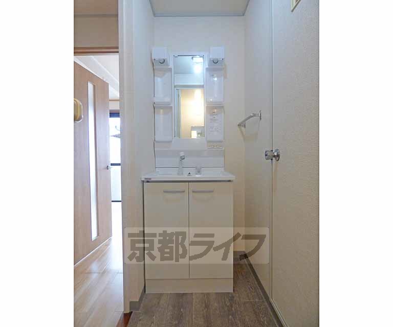 洗面設備　洗面台です。