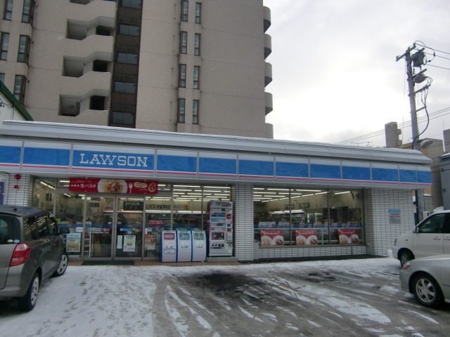 コンビニ　ローソン札幌本郷通七丁目店（コンビニ）まで82m