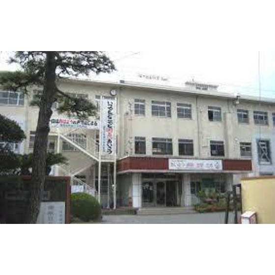 中学校　福岡市立福岡中学校（中学校）まで782m