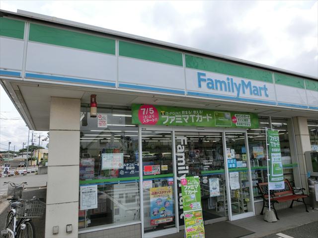コンビニ　ファミリーマート（コンビニ）まで454m
