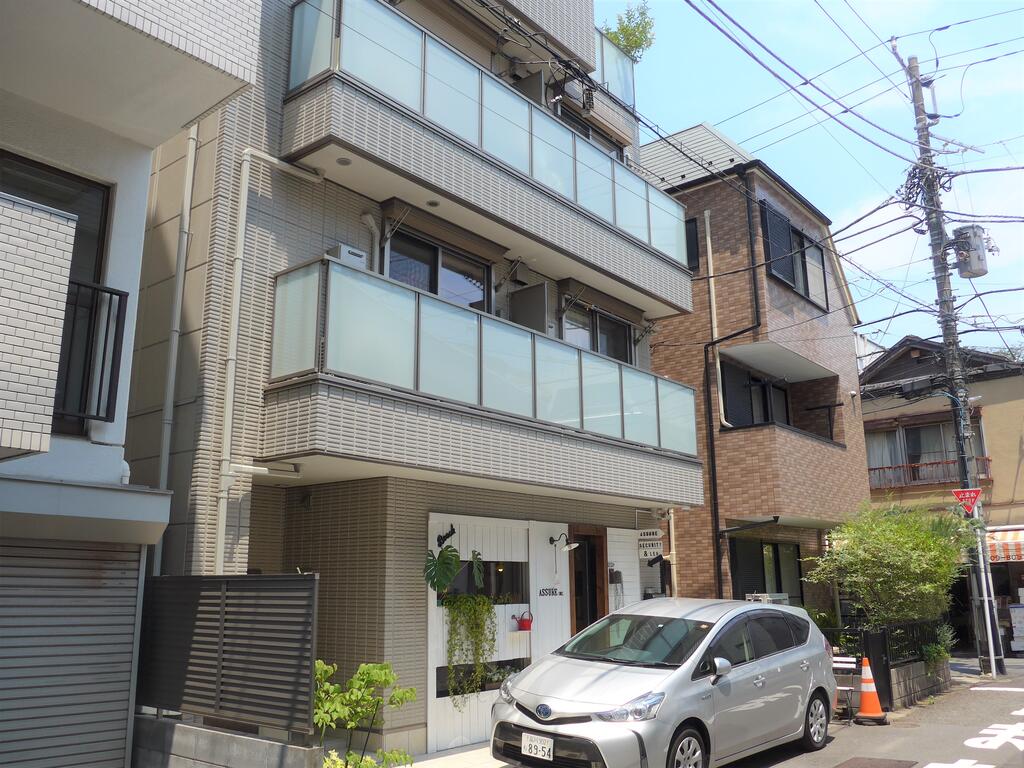 イーストリーヴスの外観写真