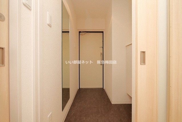 玄関　※同仕様写真となります。