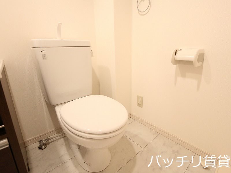 トイレ　画像は同型イメージの為、現況を優先いたします。
