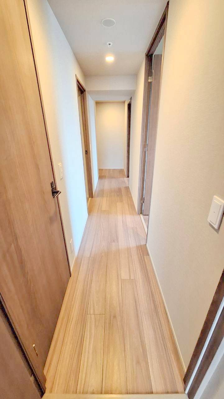 玄関　※同タイプ別部屋の参考写真となります。