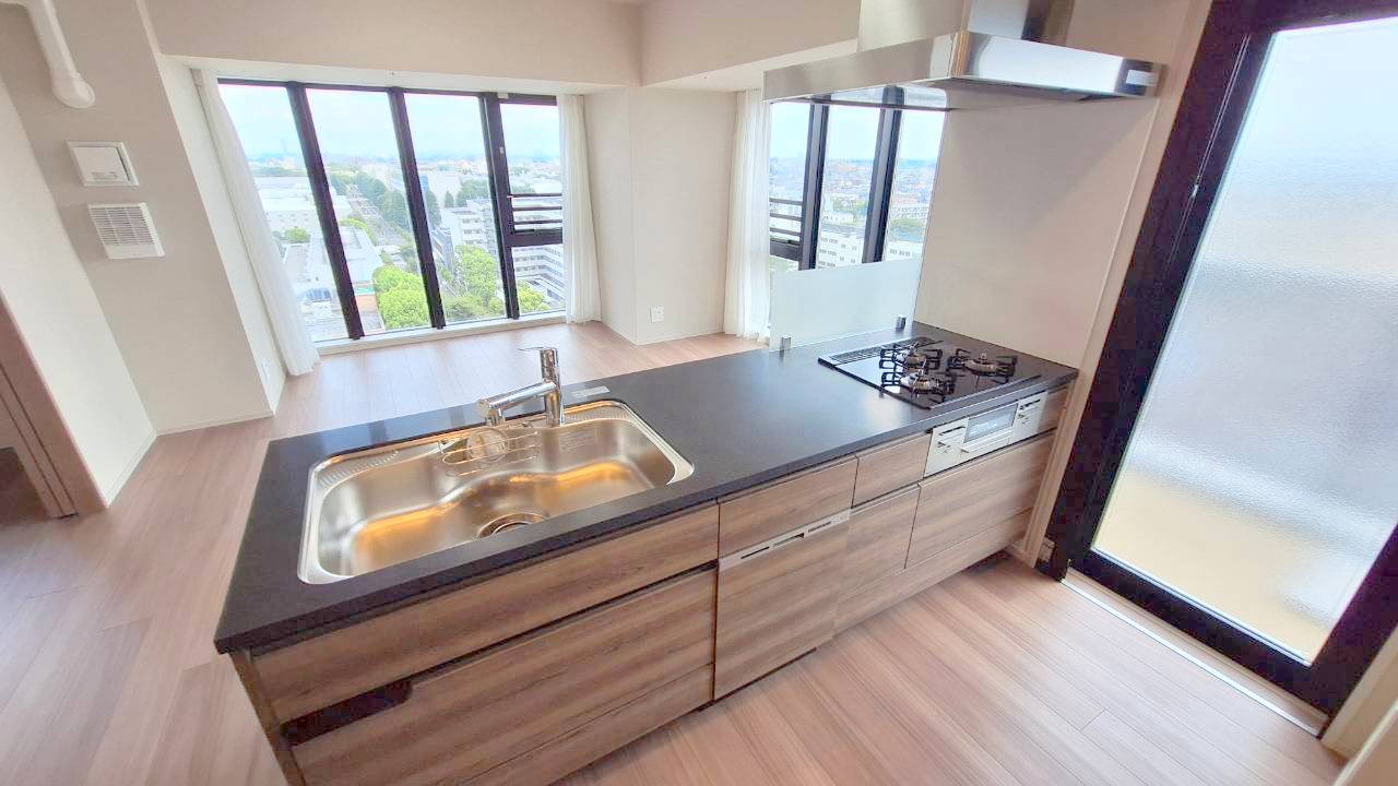 キッチン　※同タイプ別部屋の参考写真となります。