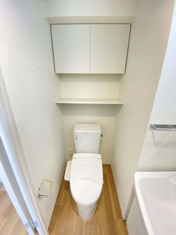 地下鉄御堂筋線 東三国駅 徒歩2分 10階建 築8年のトイレ写真