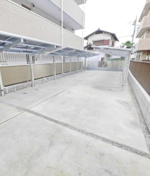 東急田園都市線 梶が谷駅 徒歩10分 3階建 築8年の外観写真