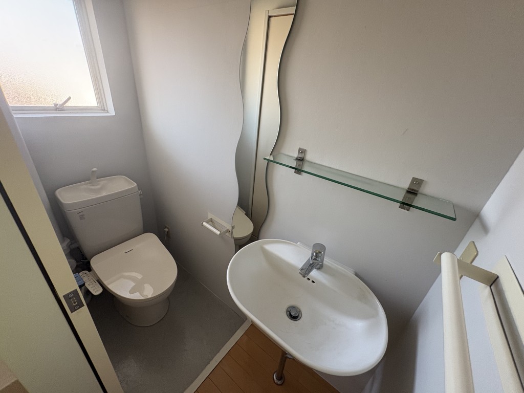 出水ガーデンハイツ1棟のトイレ写真