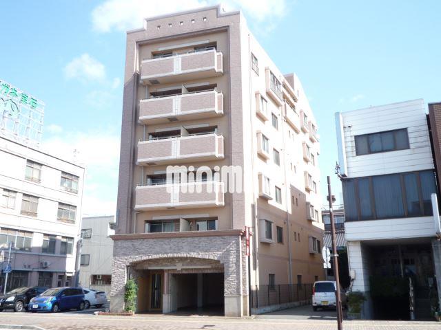 建物外観　オートロック付きマンション。