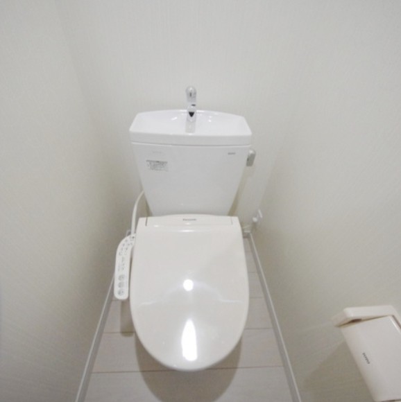 ＪＲ総武線 幕張本郷駅 徒歩8分 3階建 築6年のトイレ写真