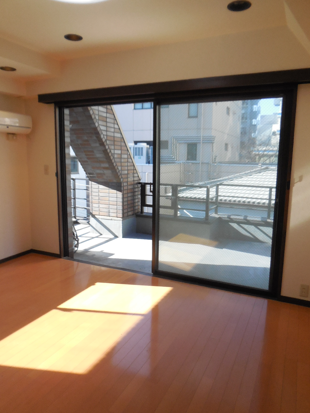 壱番館安藤の居間写真