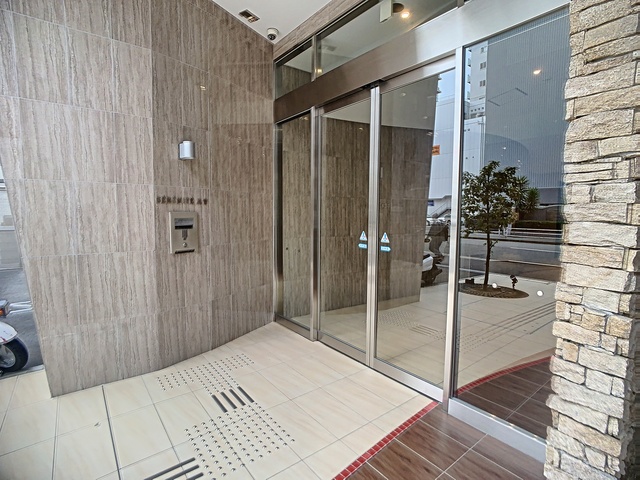 SERENITE三宮の外観写真