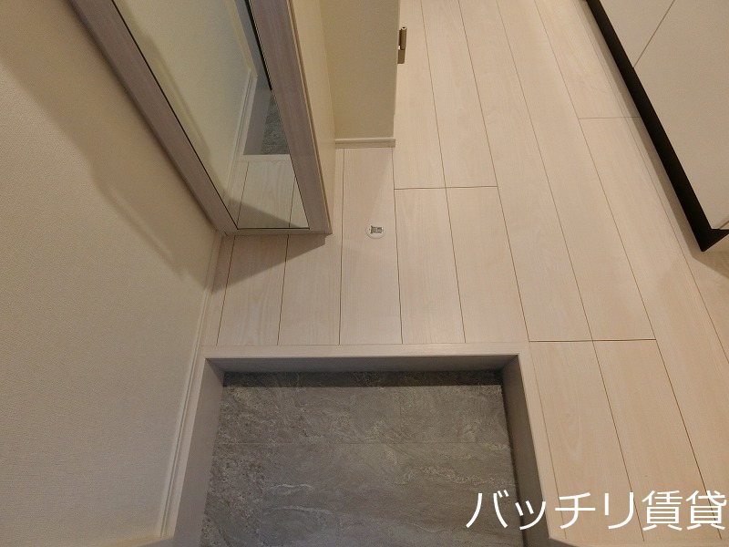 玄関　別室写真の為、現状を優先いたします。