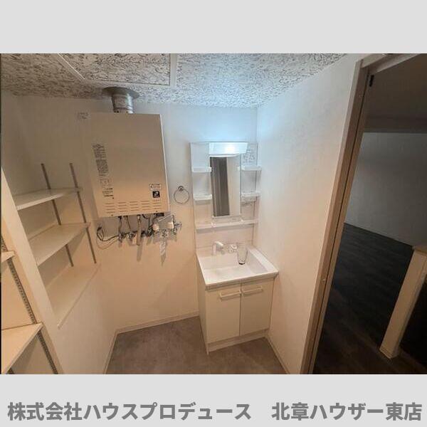 洗面設備　101号室参考写真です