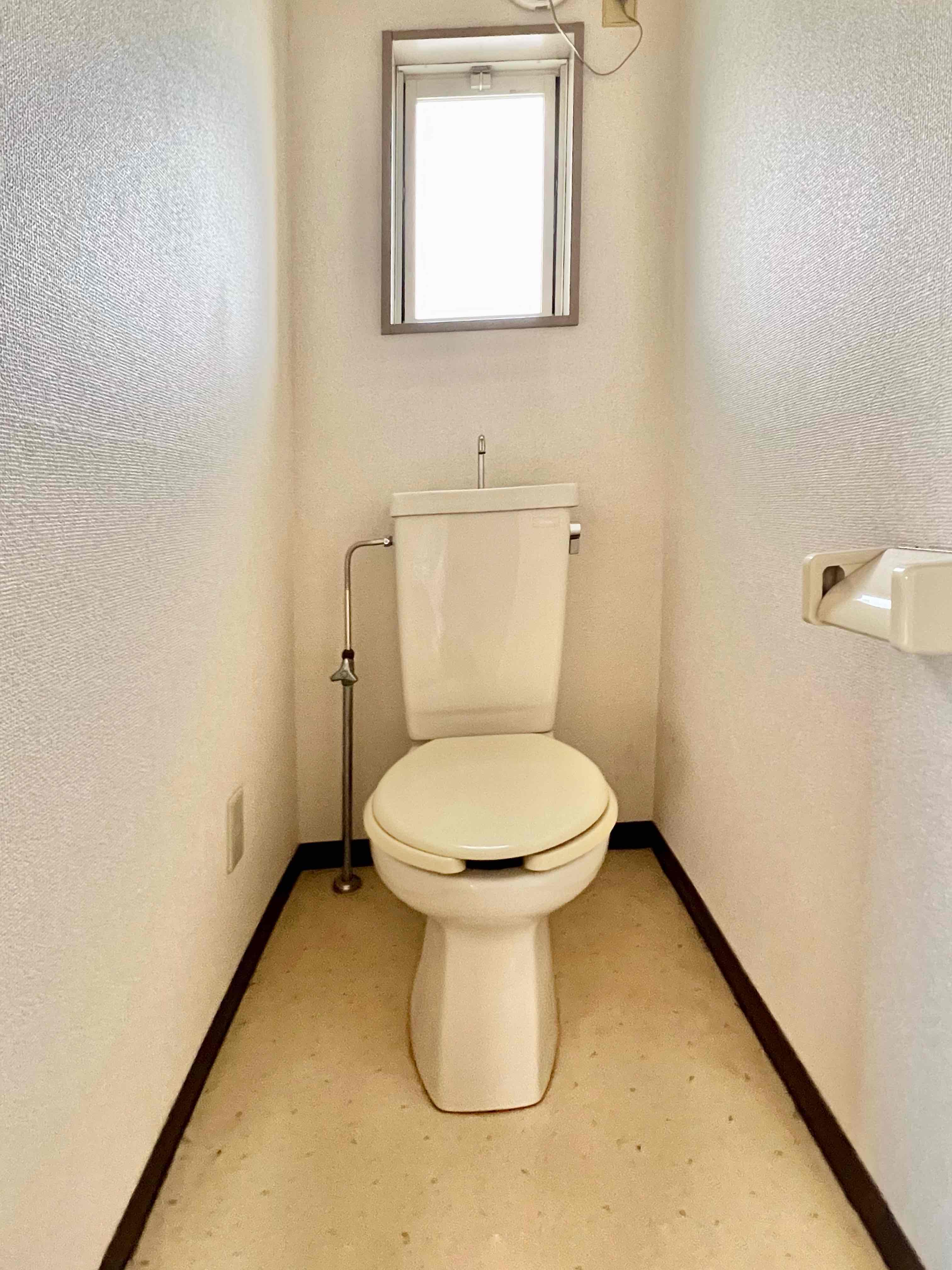 【富士市厚原のアパートのトイレ】