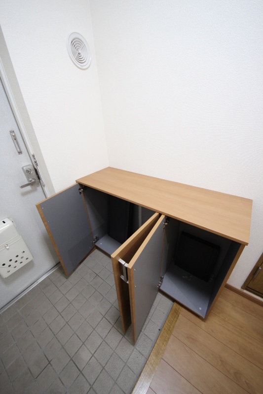アミング潮江15-3の玄関写真