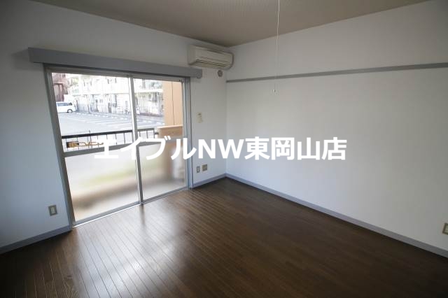 居室・リビング　※同タイプのお部屋の写真です