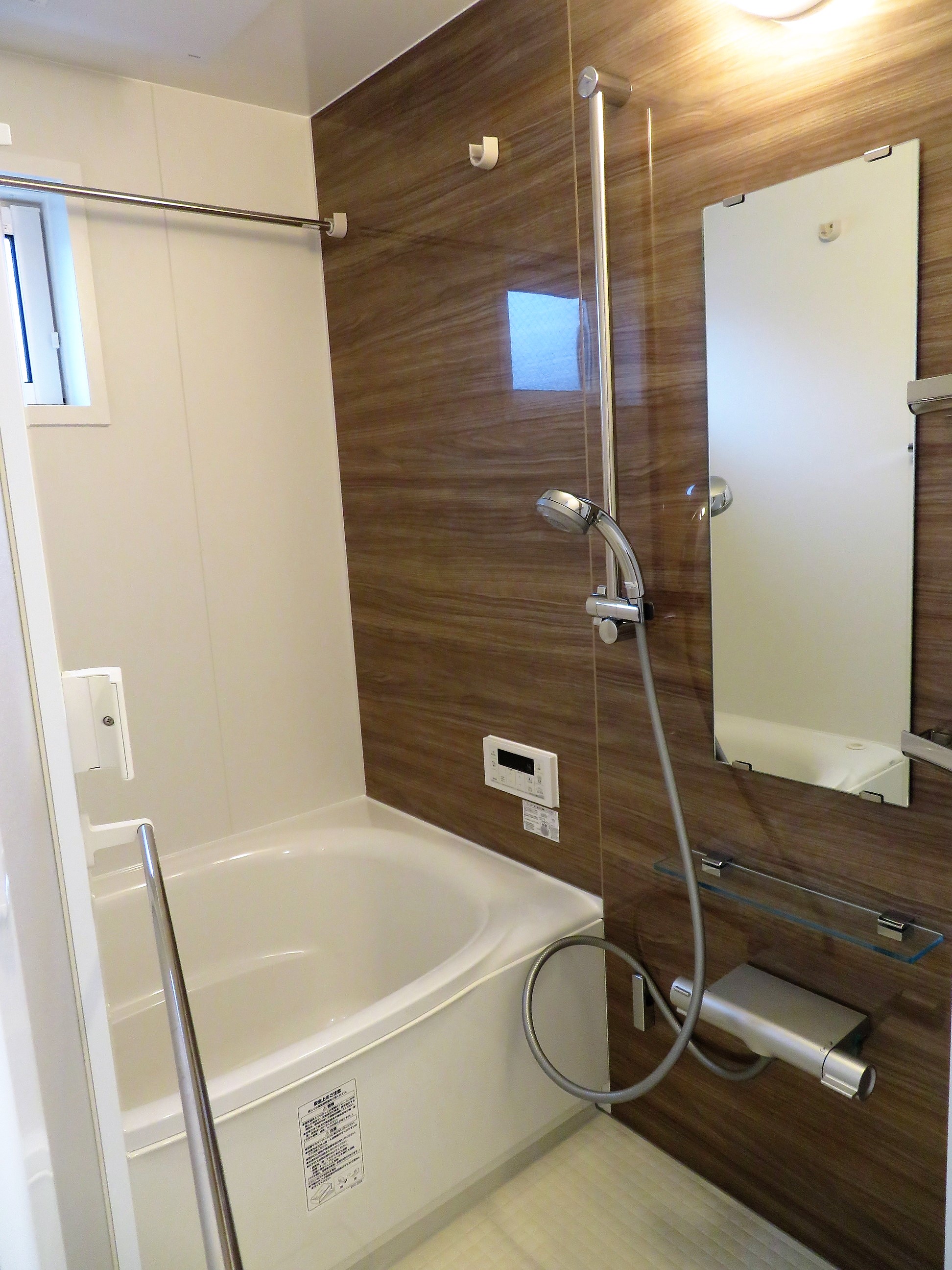 バス・シャワールーム　浴室乾燥付きです。