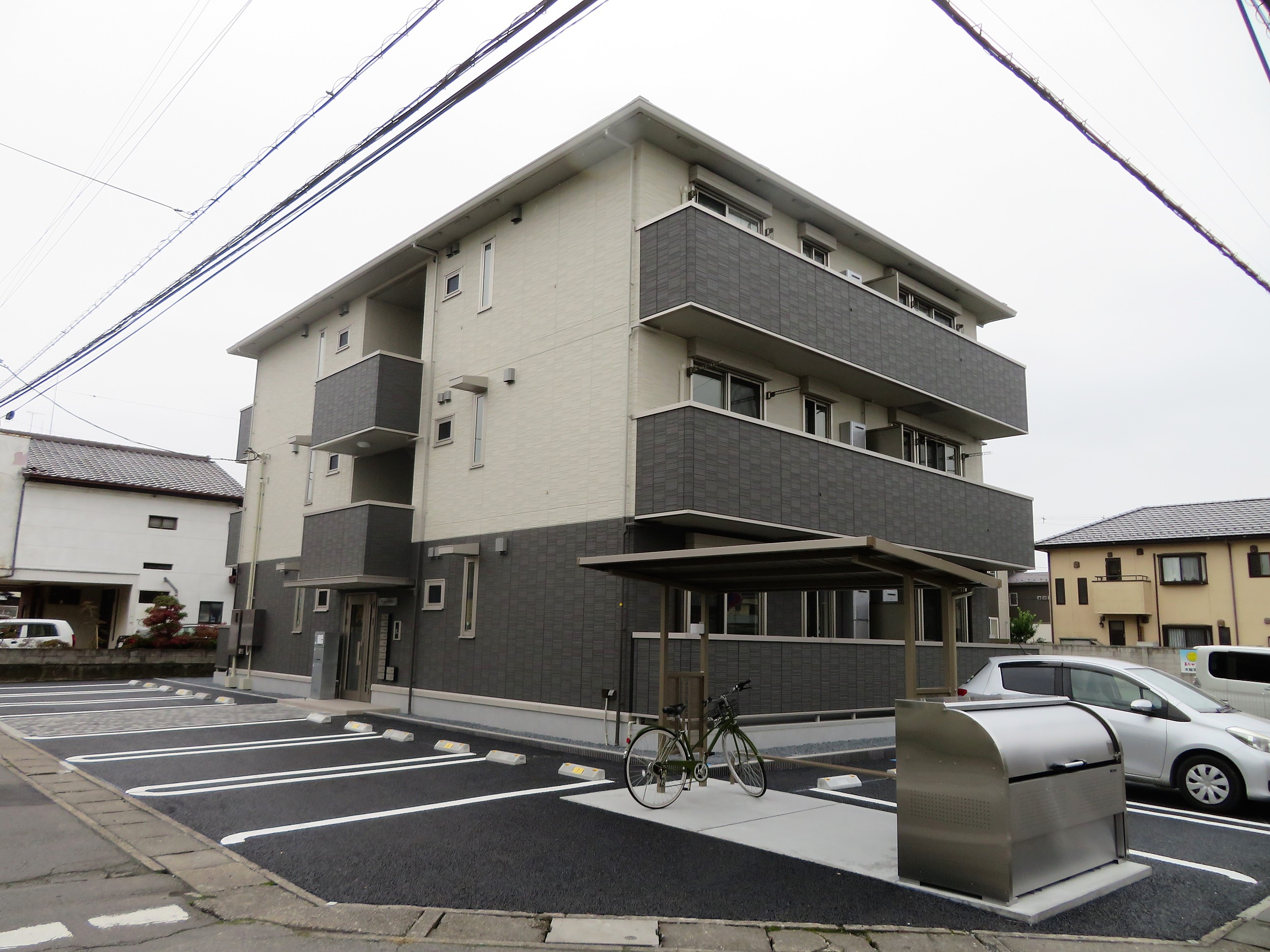 建物外観　駅まで徒歩6分です♪人気の大和ハウスのDルームです。