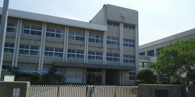 【東かがわ市中筋のアパートの小学校】