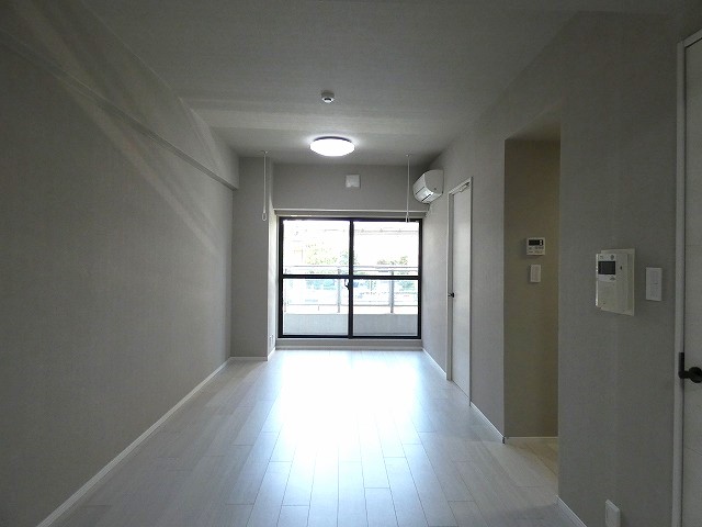 居室・リビング　内観1